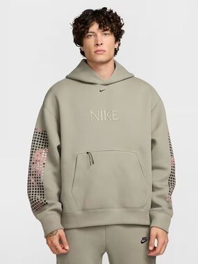 Nike Tech Fleece Hoodie Light Army/Black Medium